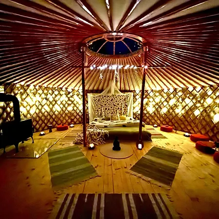Jurta Pod Blaníkem Campo de lujo