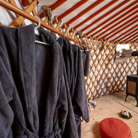 Jurta Pod Blanikem S Wellnes Luxuszelt Chotysany