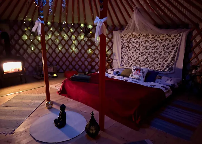 Jurta Pod Blanikem S Wellnes Luxussátor *